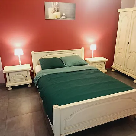 *au Refuge Ardennais* Apartment *